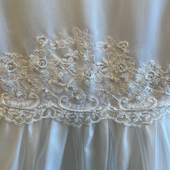 Lauren Marie First Communion Dress, Size 5 - Picture 3 of 16